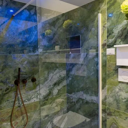 Palazzo Nicolaus Del Lungomare 3*