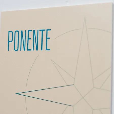 Palazzo Nicolaus Del Lungomare 3* Bari