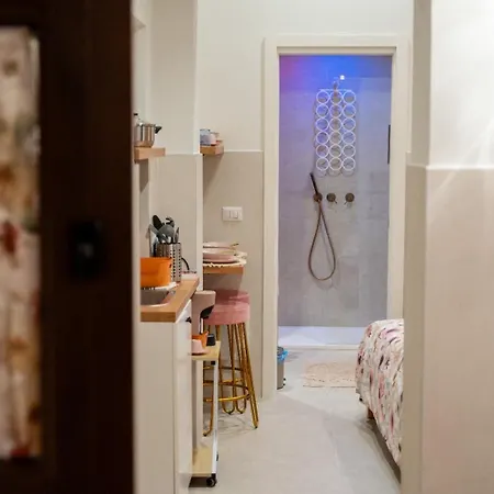 Oda ve Kahvaltı Palazzo Nicolaus Del Lungomare Bari