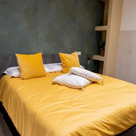 Palazzo Nicolaus Del Lungomare 3* Барі